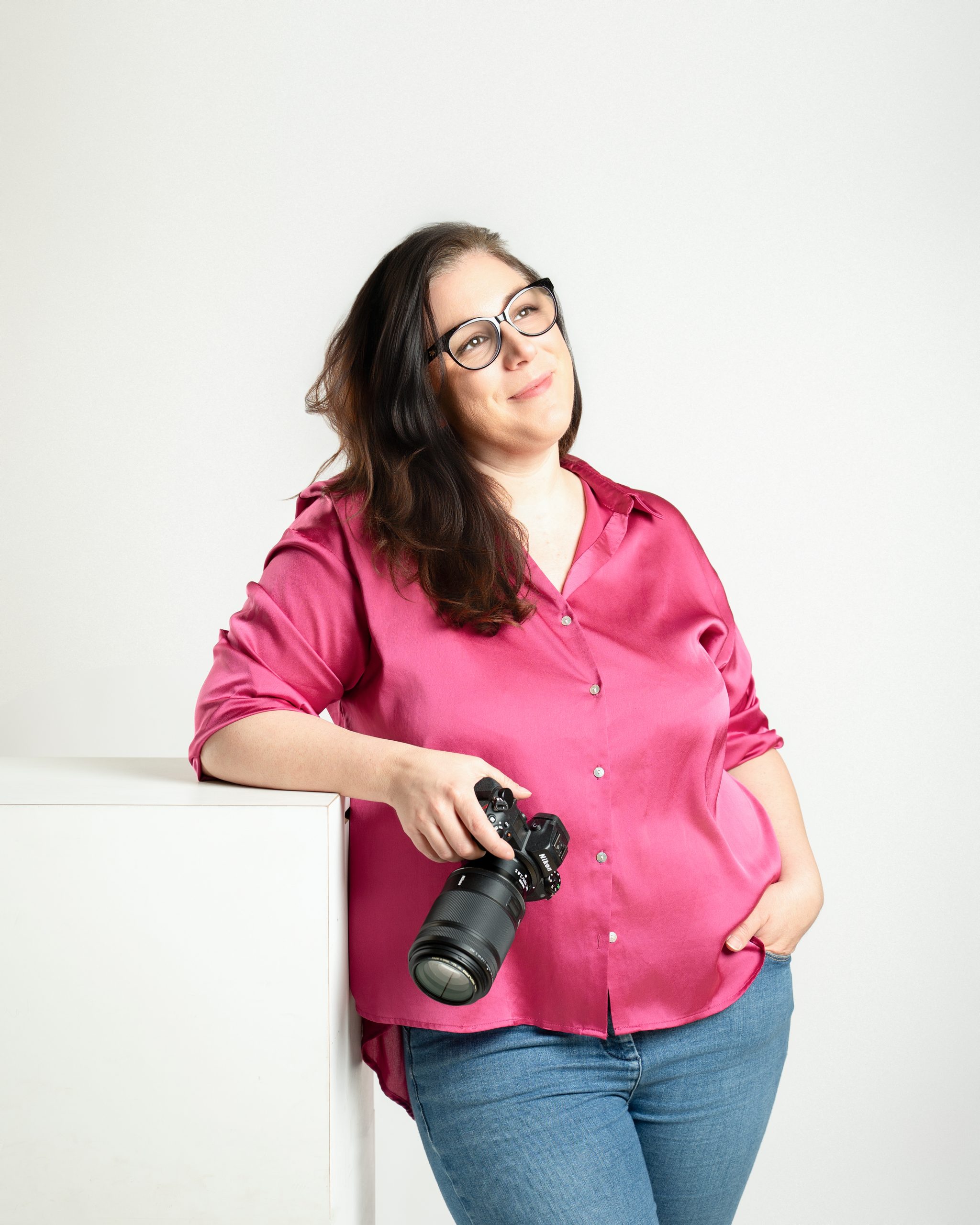 Amélie Josso, photographe Nort-sur-Erdre, dans son studio de Ligné