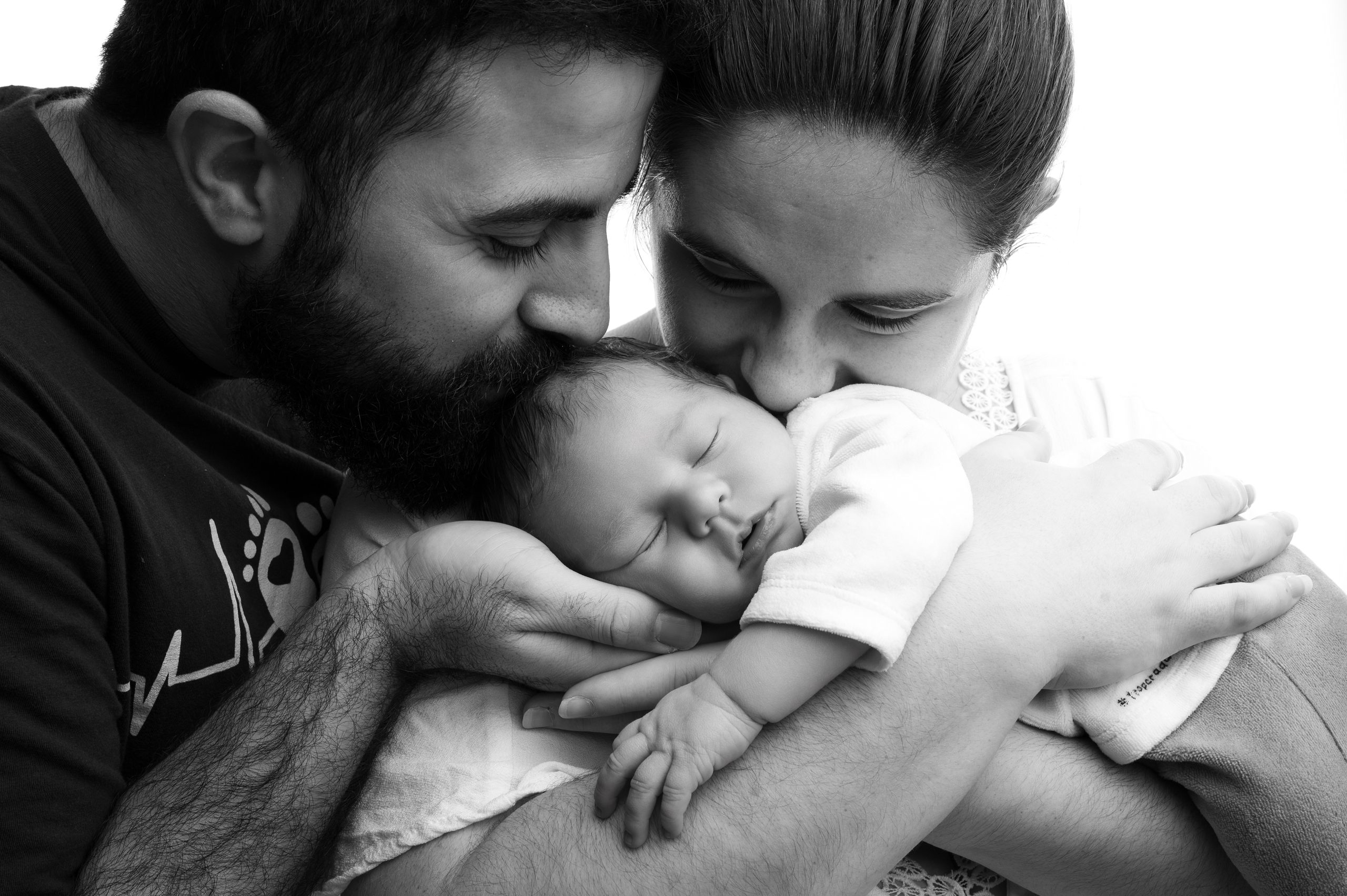 Parents et bébé, photographe naissance en Loire-Atlantique