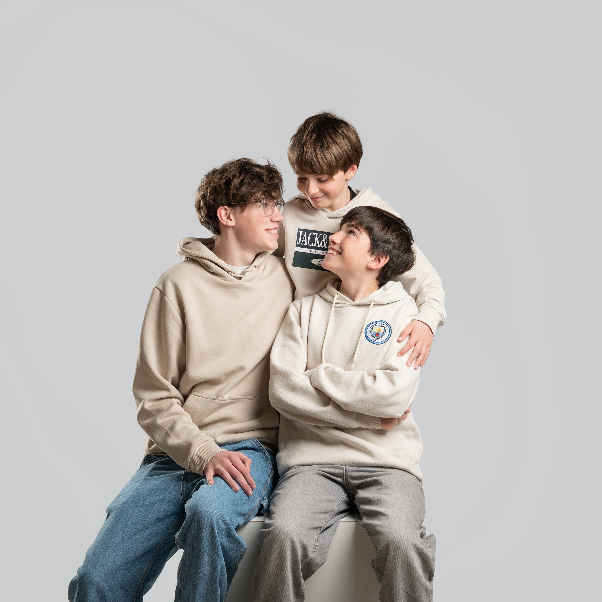 Bébé et sa famille, séance photo au studio de Ligné