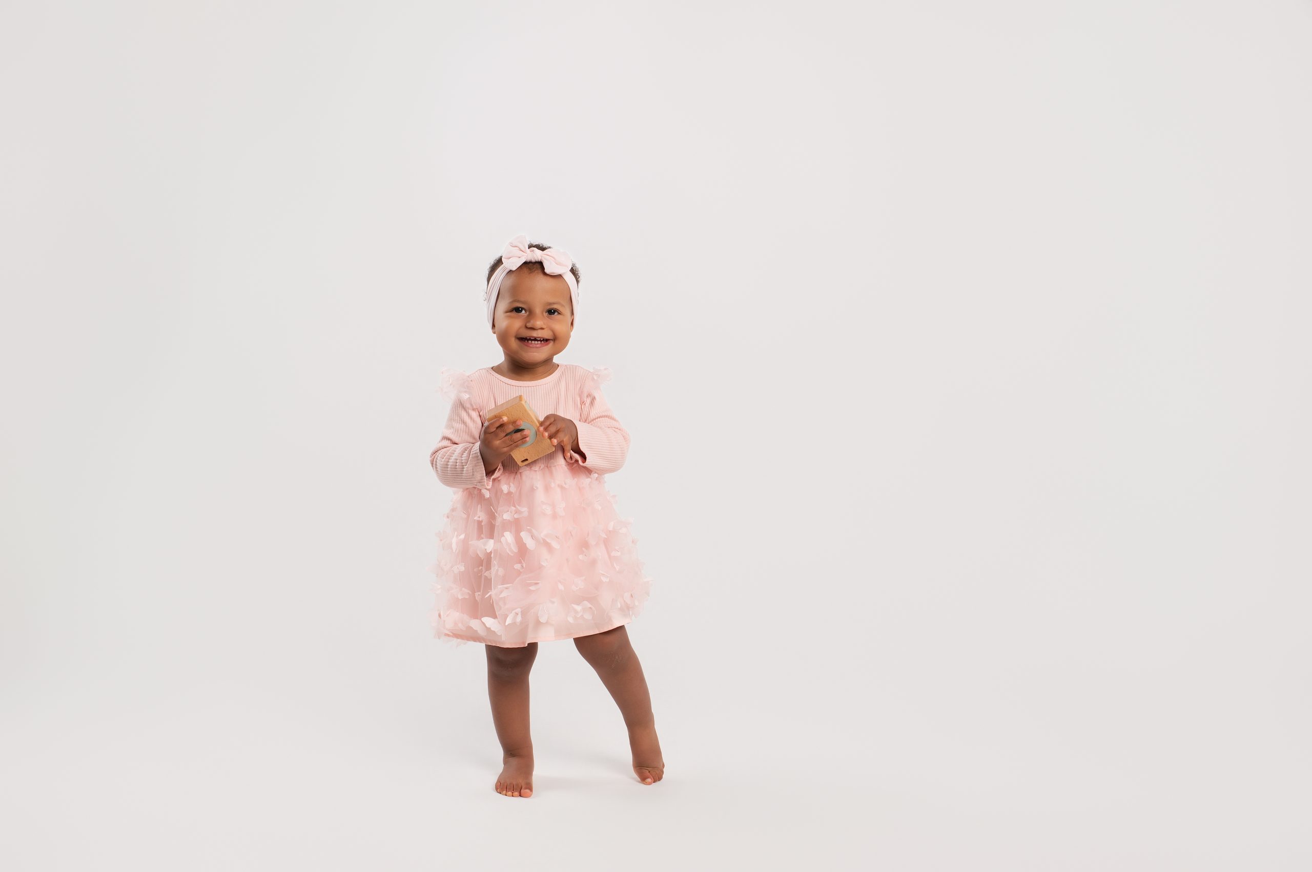 Portrait de bébé 6-12 mois en studio